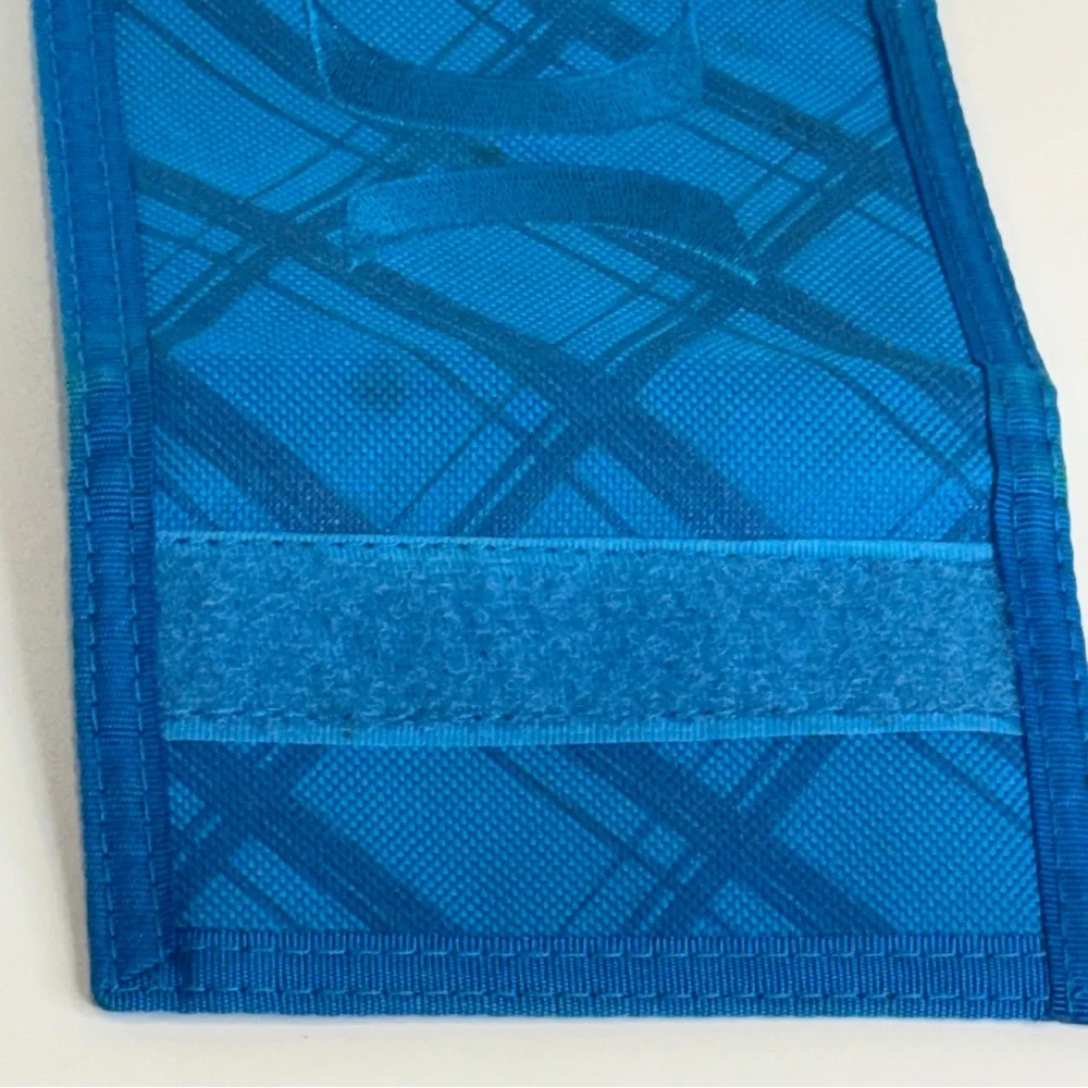 💙 Hurley Blue Plaid Trifold Wallet with ID Holder & Zip Pocket 💙